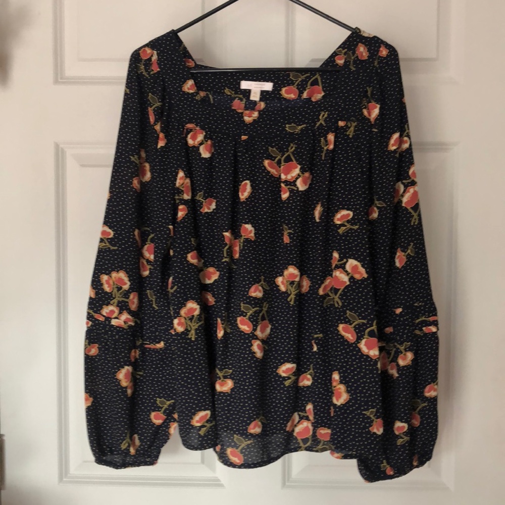 Long sleeve square neck flowered blouse